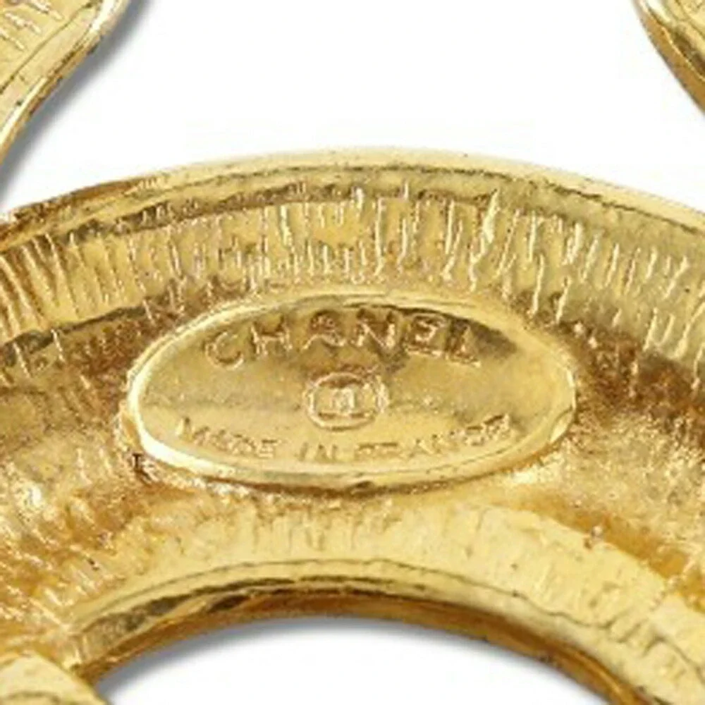 CHANEL Gold Logo Brooch - Picture 3 of 4